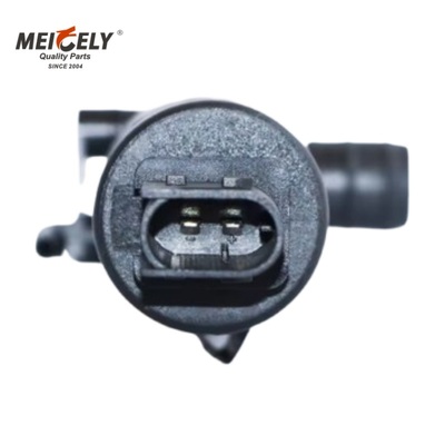82171135 High-Efficiency Windshield Washer Pump Compatible With Volvo Trucks